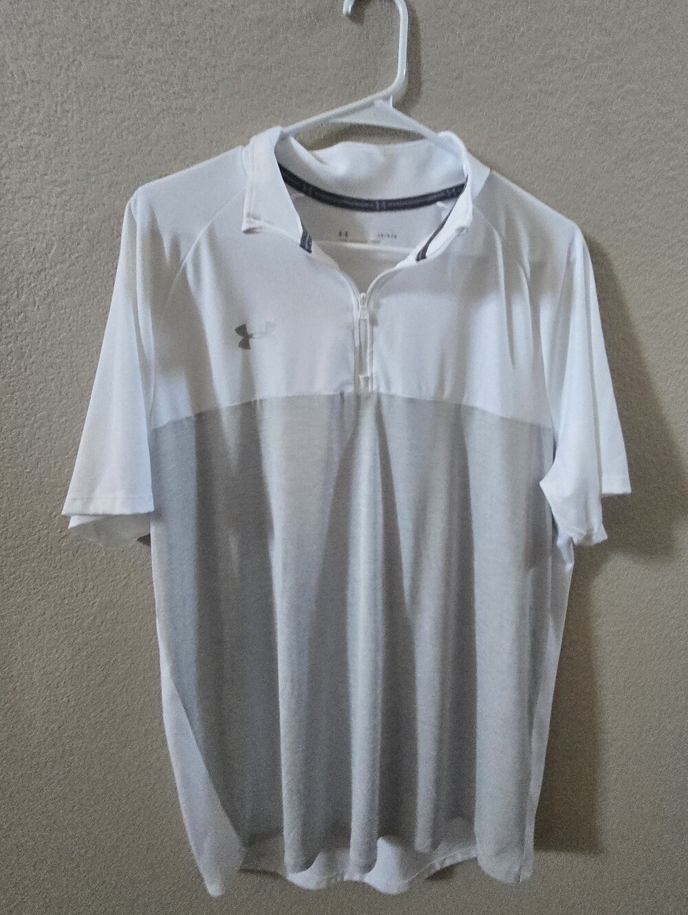 Under Armour LG Men’s White and Light Gray Half-Zip Polo Sz. L